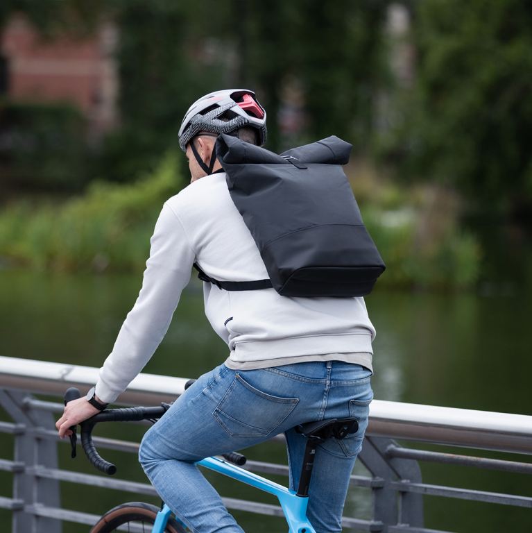 Rollup-Rucksack FLASH-BLACK – Stylisch, sicher & flexibel!